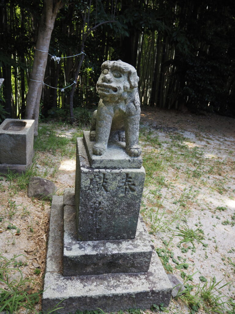 松尾八幡宮の吽形の狛犬